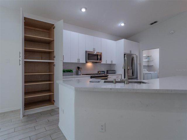 6721 OAK MANOR DRIVE, Lakewood Ranch, FL 34202