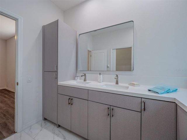 6721 OAK MANOR DRIVE, Lakewood Ranch, FL 34202