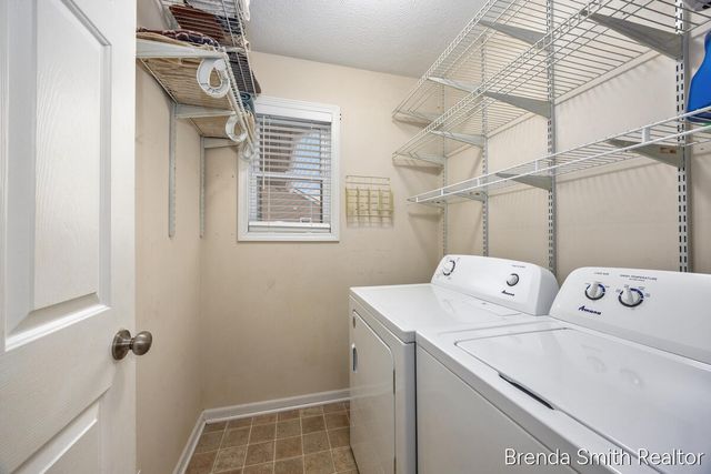 312 Lloyd Court, Middleville Vlg, MI 49333