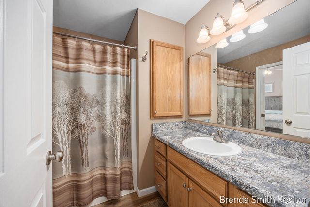 312 Lloyd Court, Middleville Vlg, MI 49333