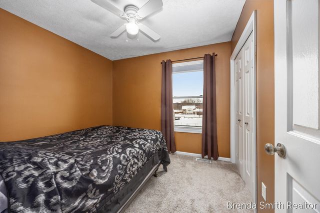 312 Lloyd Court, Middleville Vlg, MI 49333