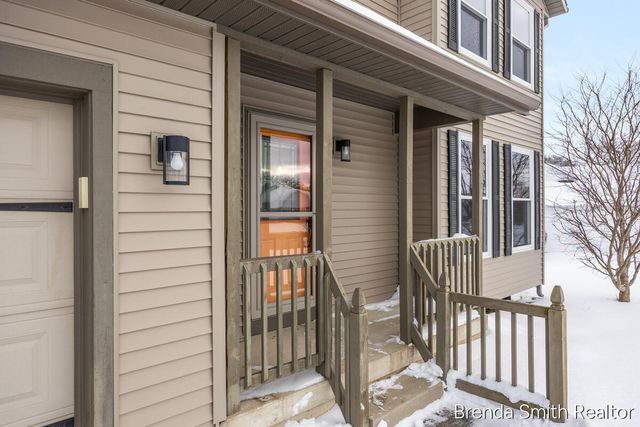 312 Lloyd Court, Middleville Vlg, MI 49333