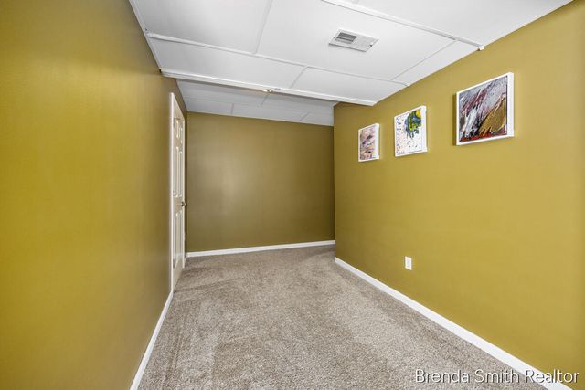 312 Lloyd Court, Middleville Vlg, MI 49333