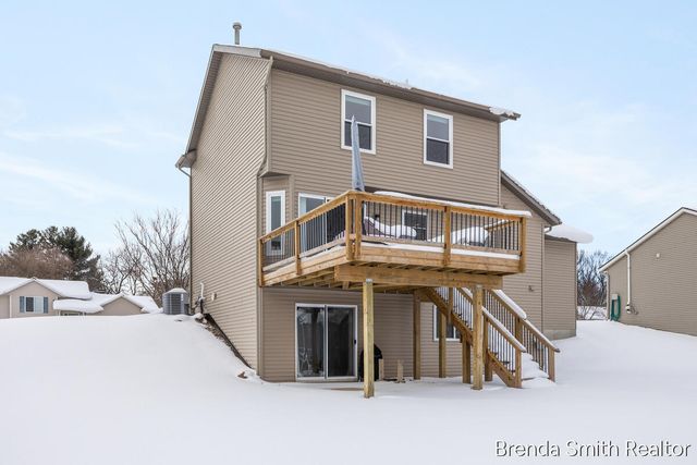 312 Lloyd Court, Middleville Vlg, MI 49333