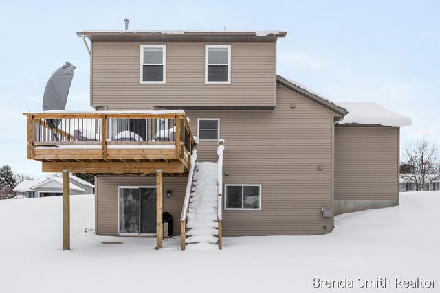 312 Lloyd Court, Middleville Vlg, MI 49333