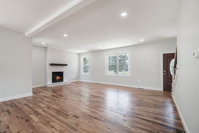 375 Fuller St, Ludlow, MA 01056