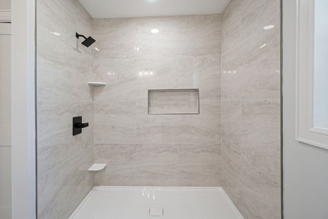 375 Fuller St, Ludlow, MA 01056