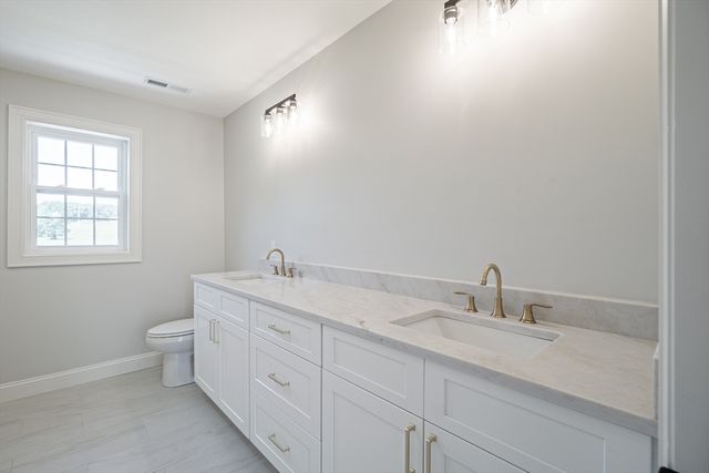 375 Fuller St, Ludlow, MA 01056