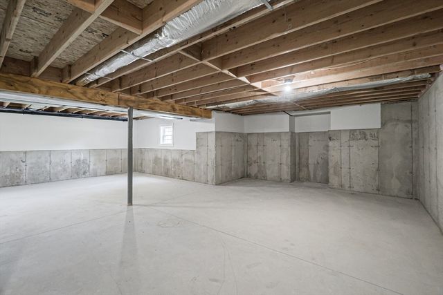 375 Fuller St, Ludlow, MA 01056
