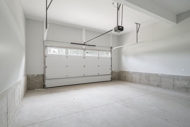 375 Fuller St, Ludlow, MA 01056