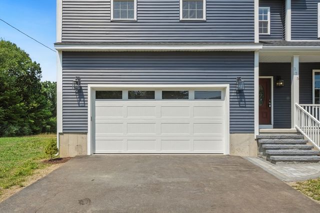 375 Fuller St, Ludlow, MA 01056