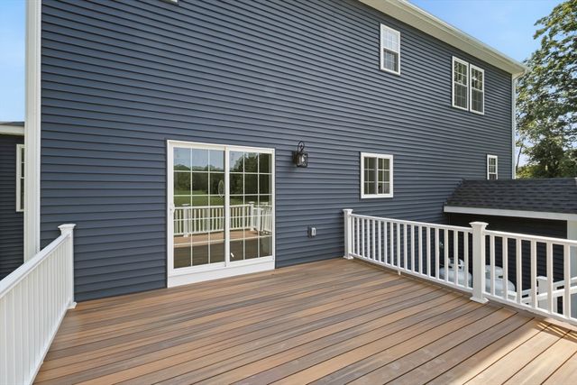 375 Fuller St, Ludlow, MA 01056