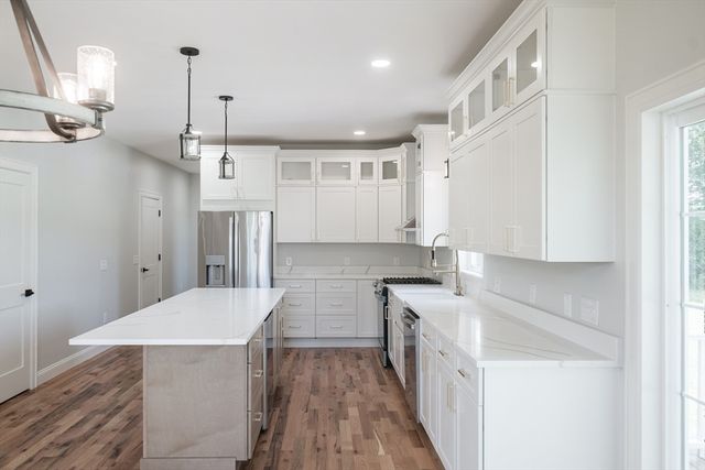 375 Fuller St, Ludlow, MA 01056