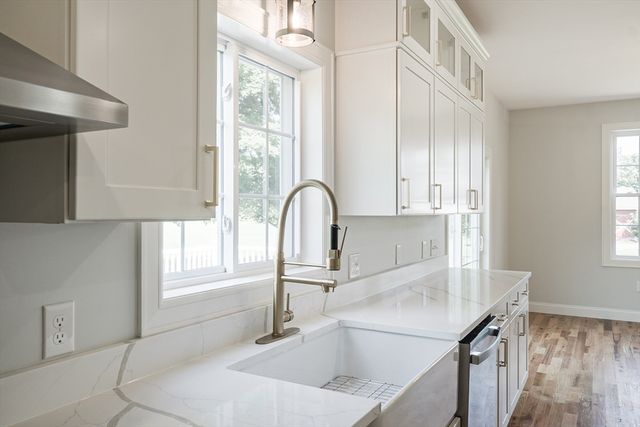 375 Fuller St, Ludlow, MA 01056