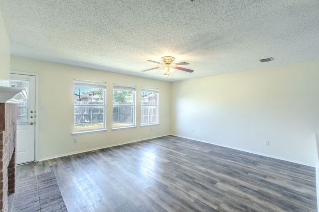 2415 Mallory Lane, Lancaster, TX 75134