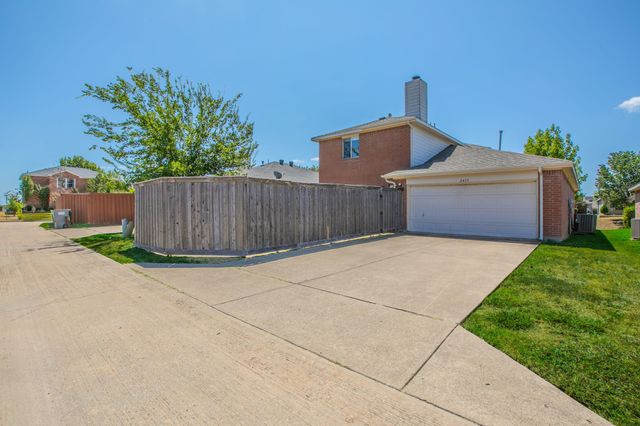 2415 Mallory Lane, Lancaster, TX 75134
