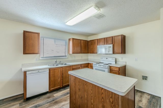 2415 Mallory Lane, Lancaster, TX 75134