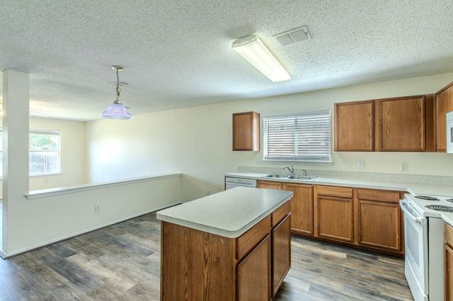 2415 Mallory Lane, Lancaster, TX 75134