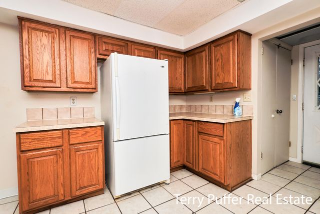 2569 Harding Avenue, Muskegon City, MI 49441