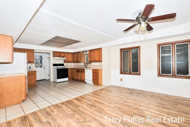 2569 Harding Avenue, Muskegon City, MI 49441