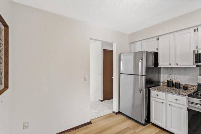 8372 Kentucky Avenue N, Brooklyn Park, MN 55445