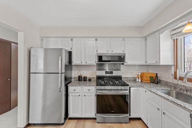 8372 Kentucky Avenue N, Brooklyn Park, MN 55445