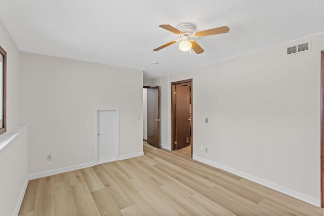 8372 Kentucky Avenue N, Brooklyn Park, MN 55445