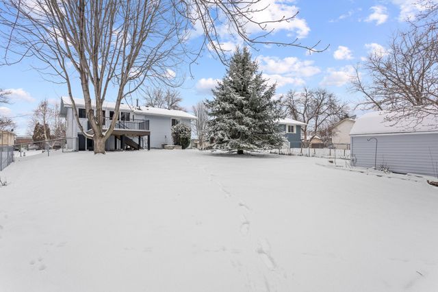 8372 Kentucky Avenue N, Brooklyn Park, MN 55445