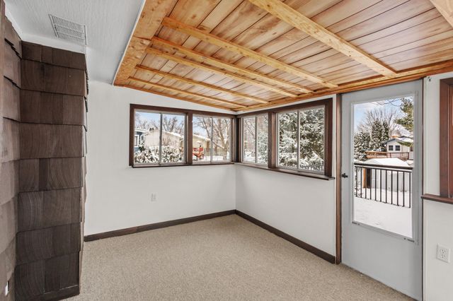 8372 Kentucky Avenue N, Brooklyn Park, MN 55445