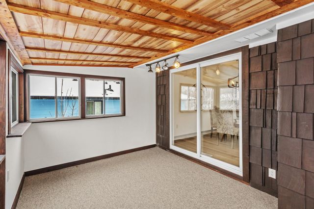 8372 Kentucky Avenue N, Brooklyn Park, MN 55445