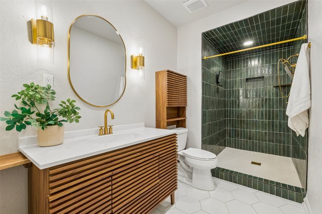 807 N Tyler Street, Dallas, TX 75208
