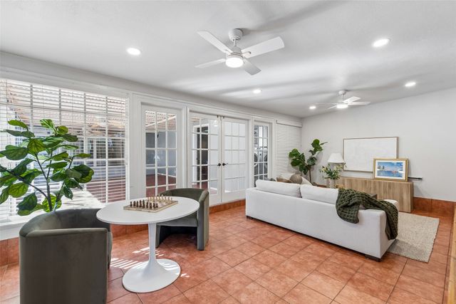 807 N Tyler Street, Dallas, TX 75208