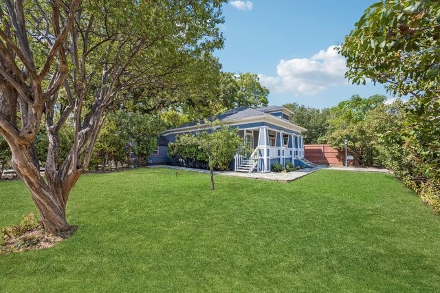 807 N Tyler Street, Dallas, TX 75208