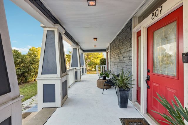 807 N Tyler Street, Dallas, TX 75208