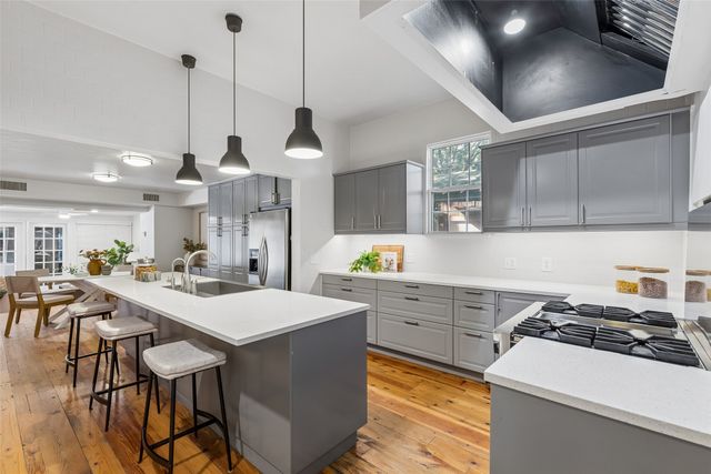 807 N Tyler Street, Dallas, TX 75208
