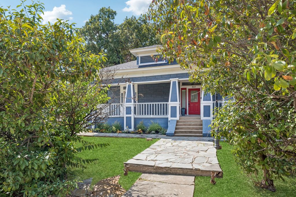 807 N Tyler Street, Dallas, TX 75208