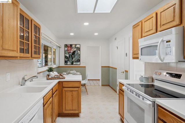 30229 30229 Treeview St, Hayward, CA 94544