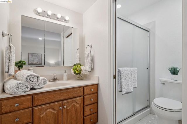 30229 30229 Treeview St, Hayward, CA 94544