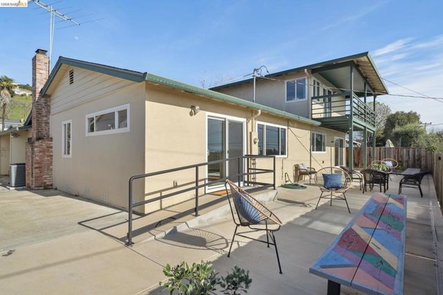 30229 30229 Treeview St, Hayward, CA 94544