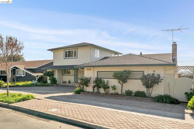 30229 30229 Treeview St, Hayward, CA 94544