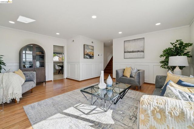 30229 30229 Treeview St, Hayward, CA 94544