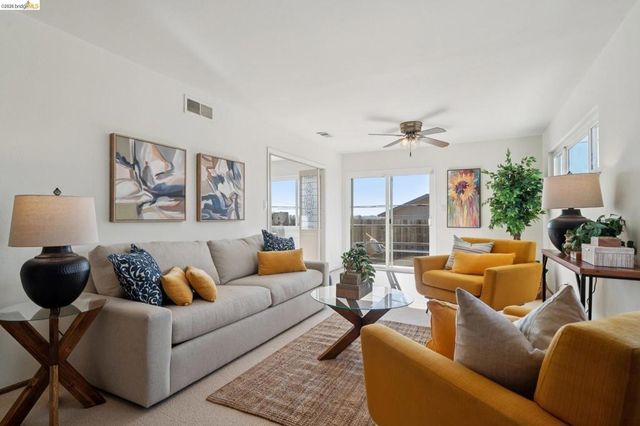 30229 30229 Treeview St, Hayward, CA 94544