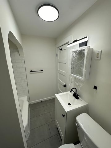 493 Lynn St 4, Malden, MA 02148