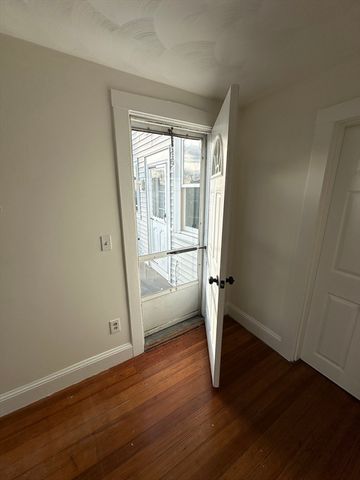 493 Lynn St 4, Malden, MA 02148