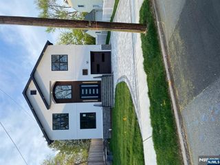 71 Canterbury Court, Teaneck, NJ 07666