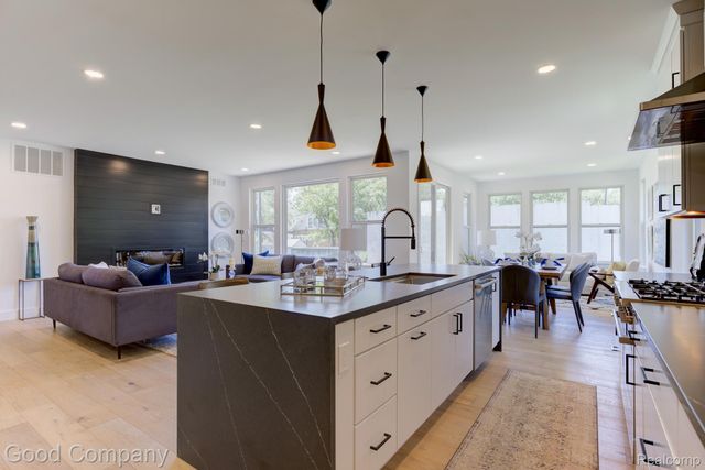 804 Irving Avenue, Royal Oak, MI 48067