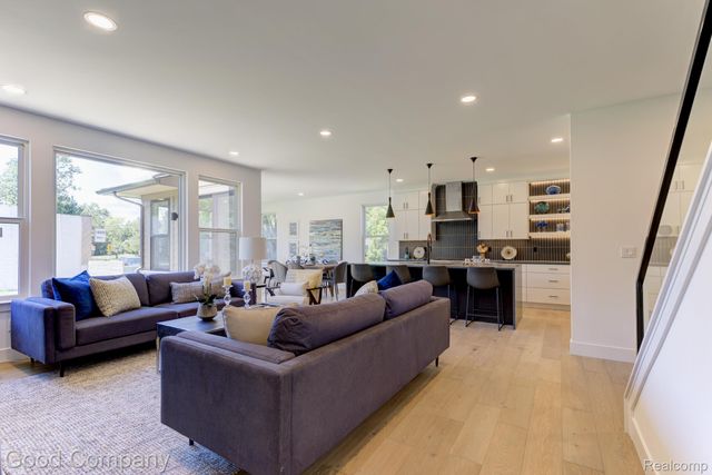 804 Irving Avenue, Royal Oak, MI 48067