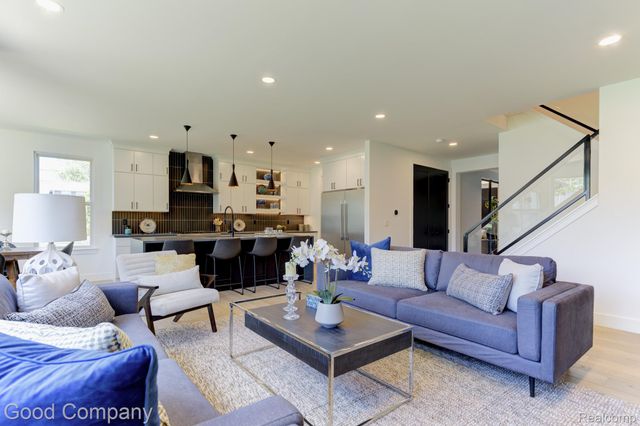 804 Irving Avenue, Royal Oak, MI 48067