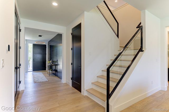 804 Irving Avenue, Royal Oak, MI 48067