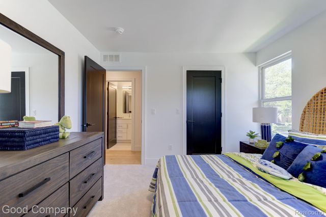 804 Irving Avenue, Royal Oak, MI 48067